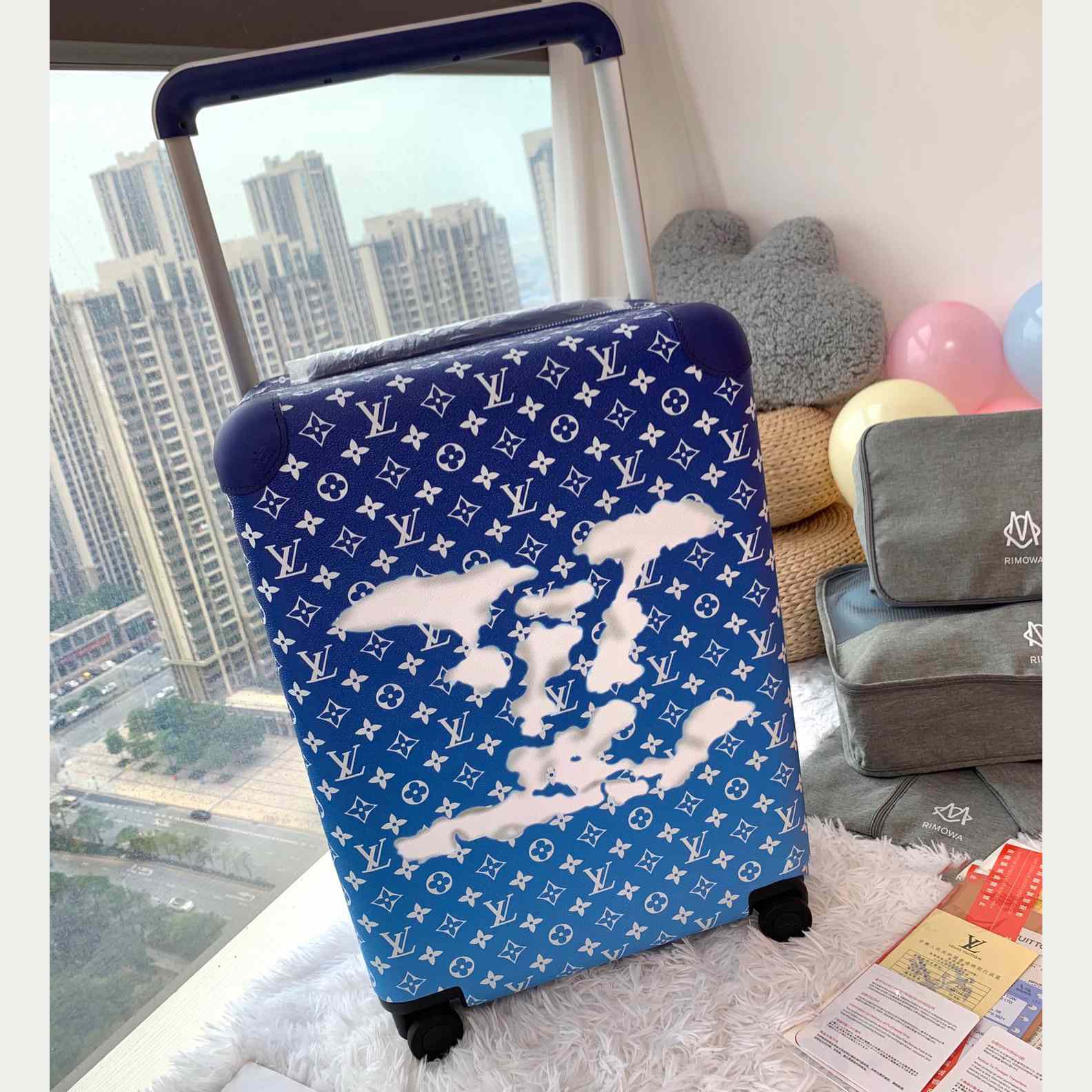 Louis Vuitton Horizon Clouds Monogram 55 Blue - DesignerGu