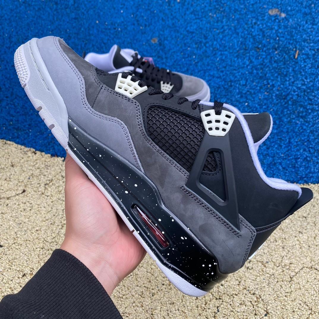 Air Jordan 4 Retro 