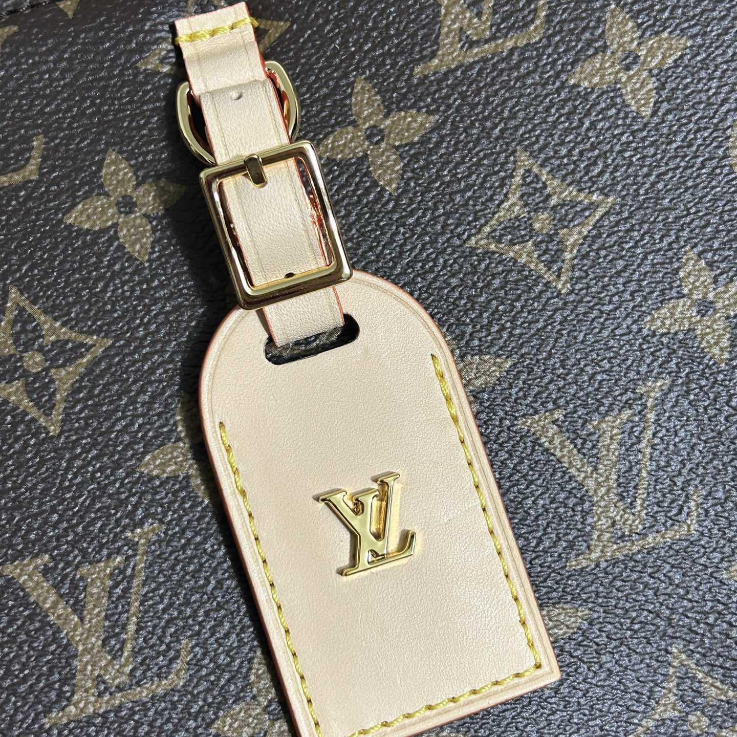 Louis Vuitton Around Me PM    M47117 - DesignerGu