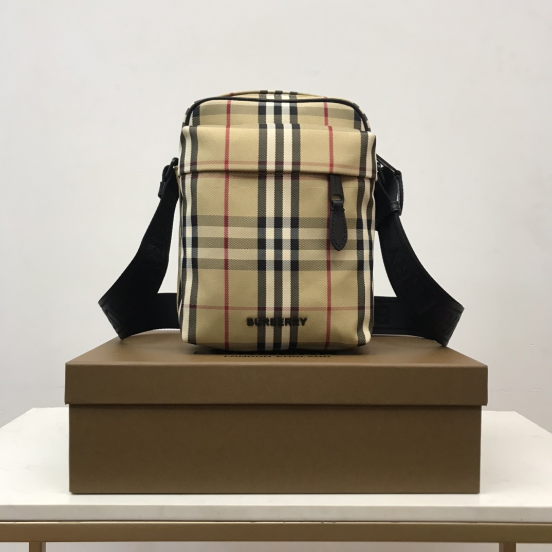 Burberry Freddie Bag - DesignerGu