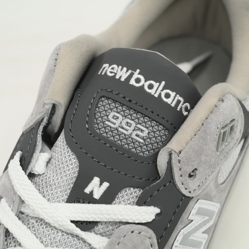 New Balance 992 Black And Gray Sneakers      M992GR  - DesignerGu