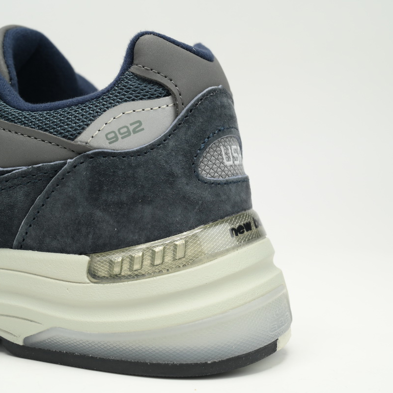 New Balance 992 Navy Blue Sneakers      M992GG  - DesignerGu