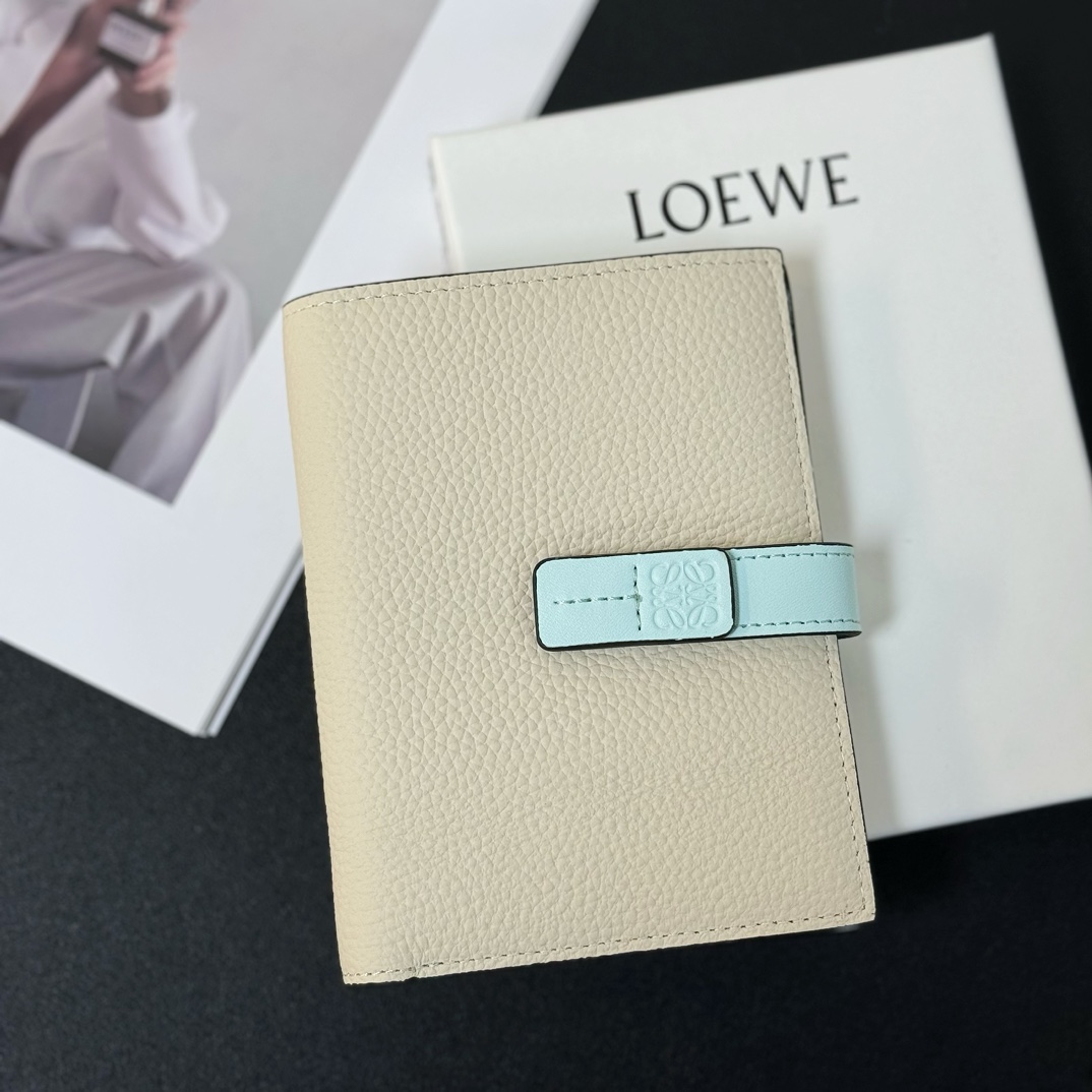 Loewe Medium Vertical Grained-Leather Wallet(14×11cm) - DesignerGu