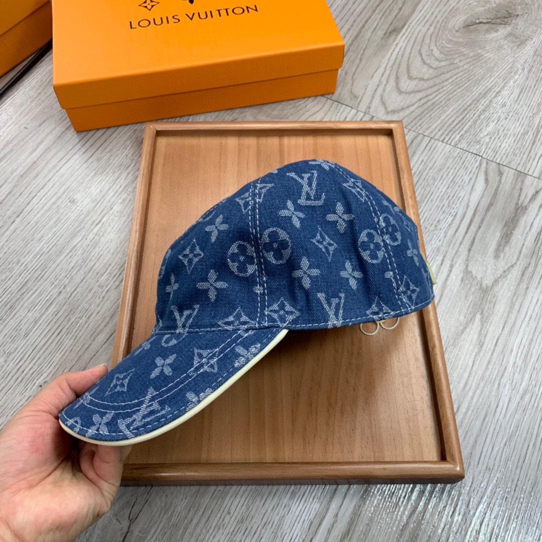 Louis Vuitton Monogram Cap - DesignerGu