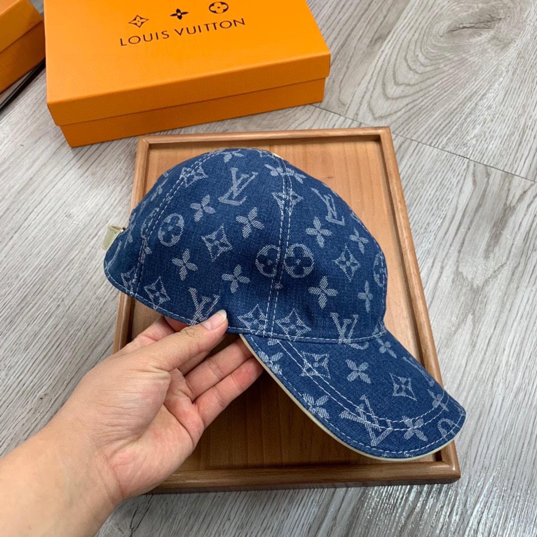 Louis Vuitton Monogram Cap - DesignerGu