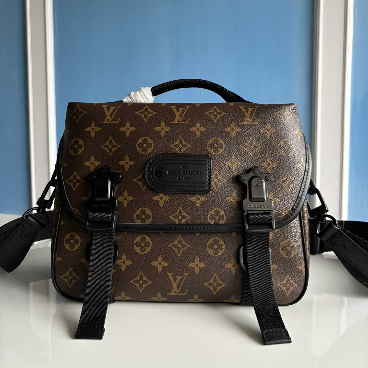 Louis Vuitton LV Trail Messenger          M46972 - DesignerGu