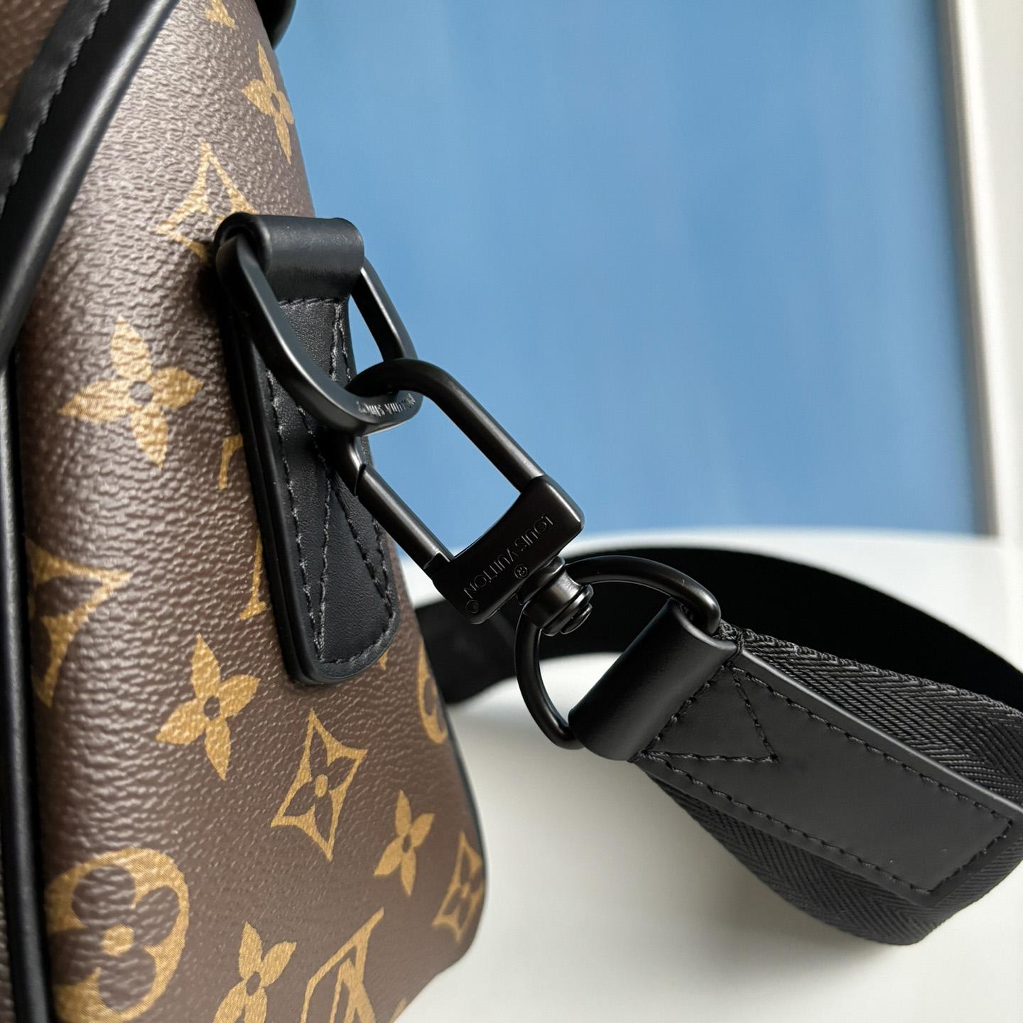 Louis Vuitton LV Trail Messenger          M46972 - DesignerGu