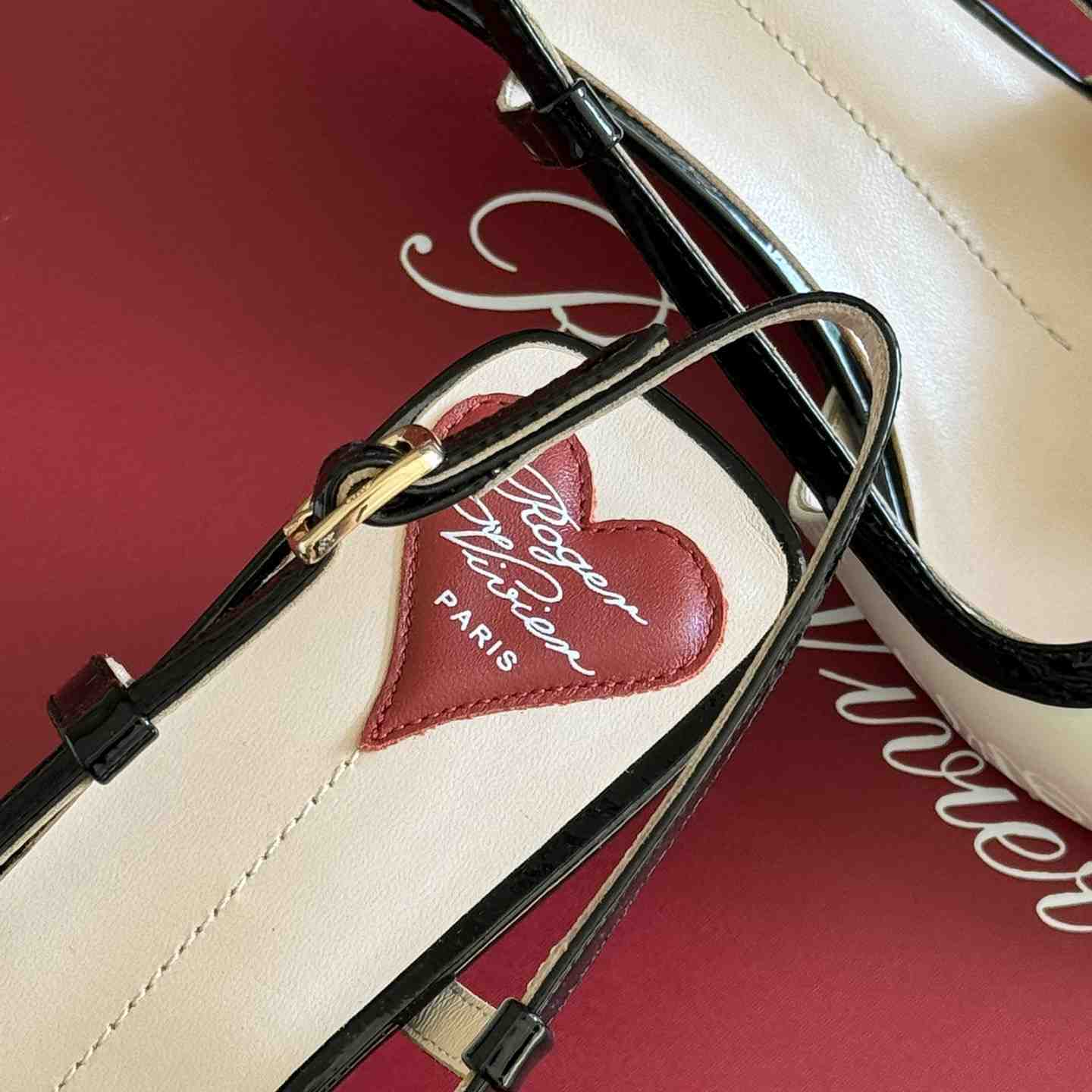 Roger Vivier Viv’ Canard Slingback Pumps in Patent Leather - DesignerGu