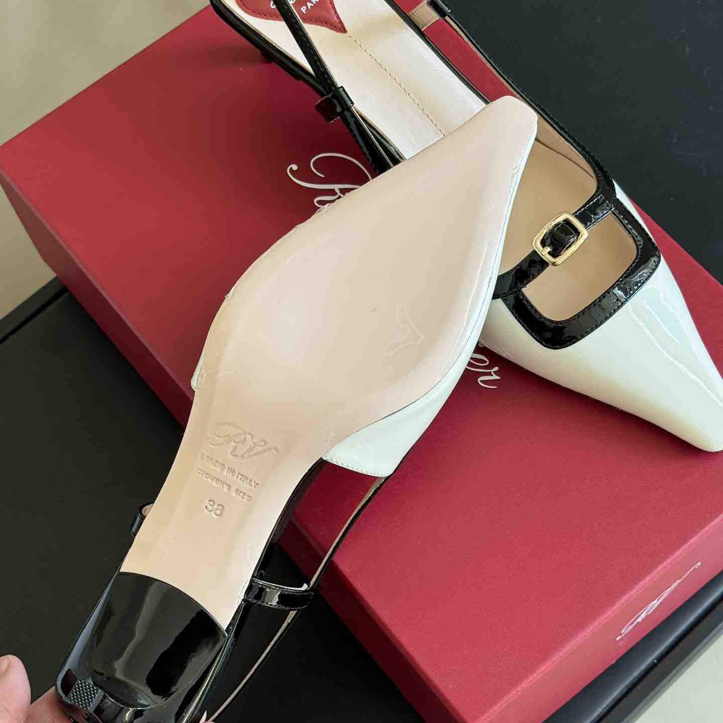 Roger Vivier Viv’ Canard Slingback Pumps in Patent Leather - DesignerGu