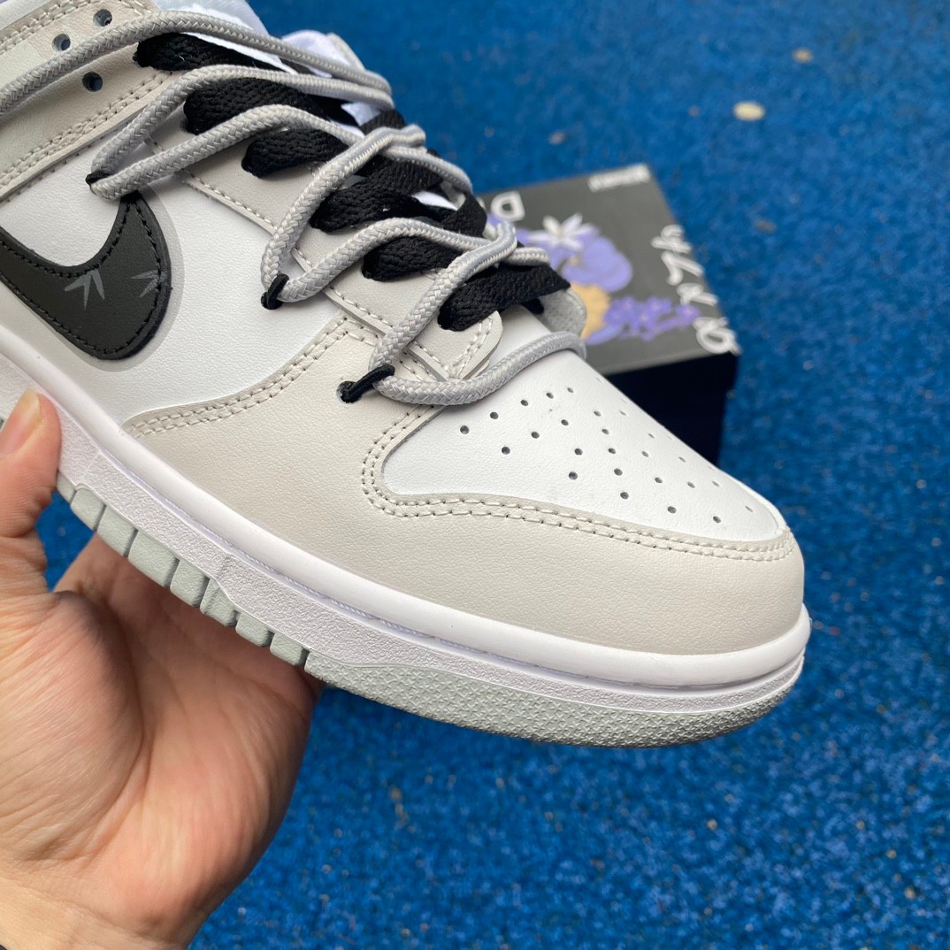 Nike Dunk Low Sneakers       DV0831-101 - DesignerGu