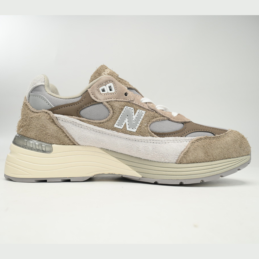 New Balance 992 Levi's Sneakers      M992LV  - DesignerGu