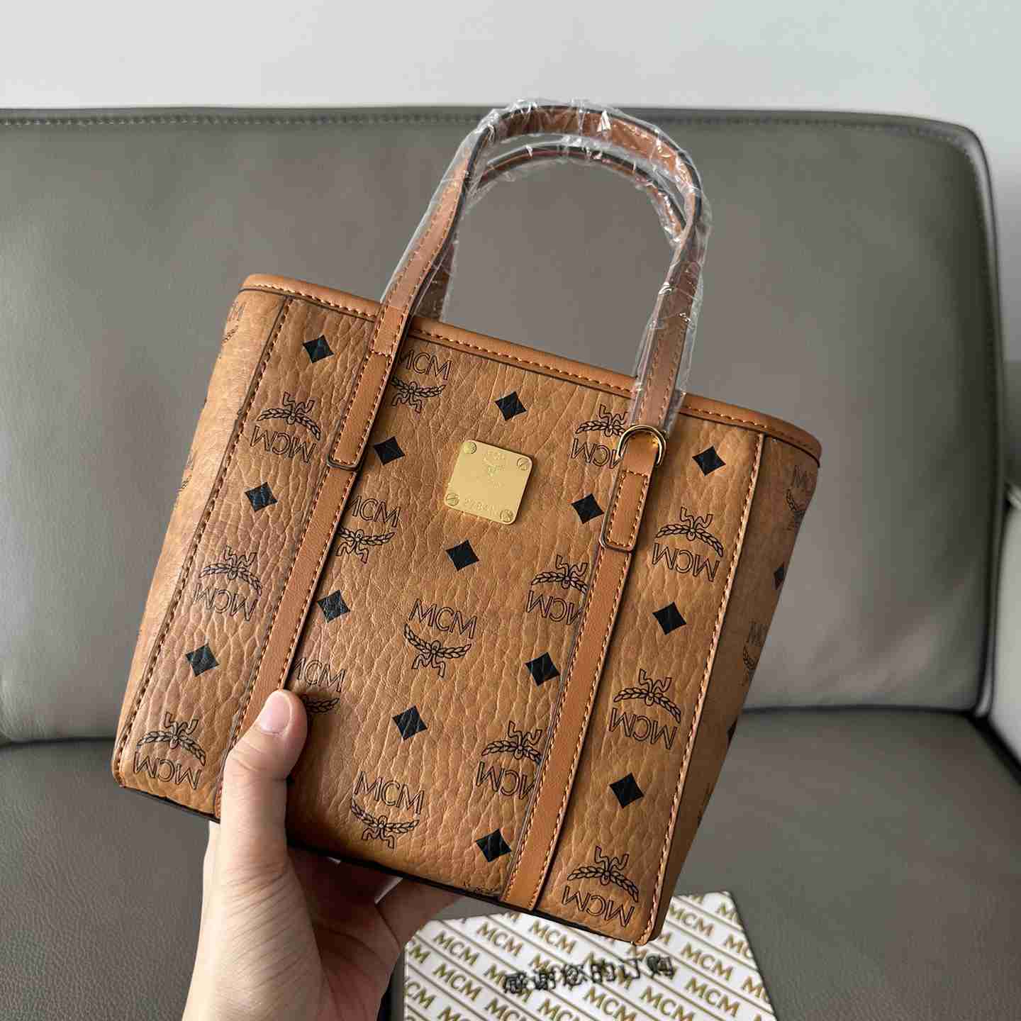 MCM Aren Top-zip Shopper In Visetos - DesignerGu