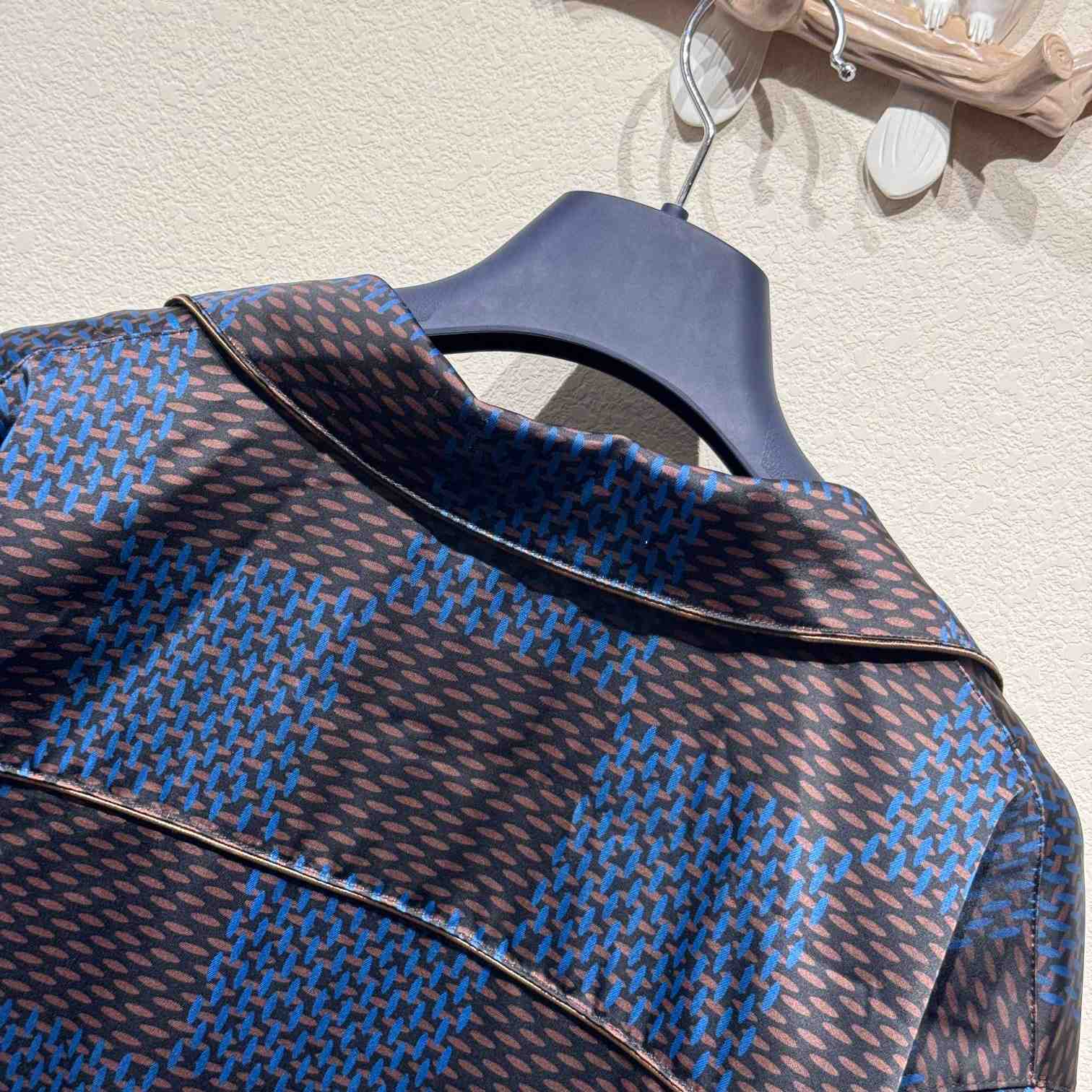 Louis Vuitton Long-Sleeved Damier Silk Pyjama Shirt    1AFJD4 - DesignerGu