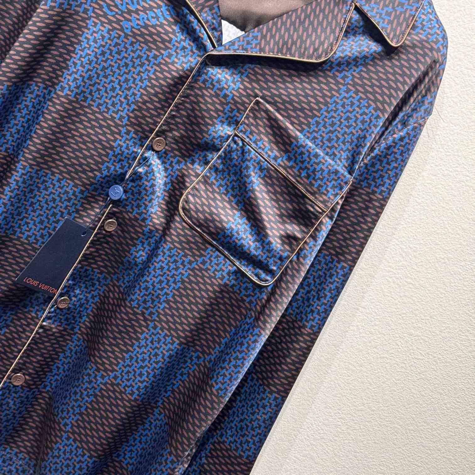 Louis Vuitton Long-Sleeved Damier Silk Pyjama Shirt    1AFJD4 - DesignerGu