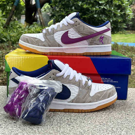 Rayssa Leal x Nike Dunk SB 