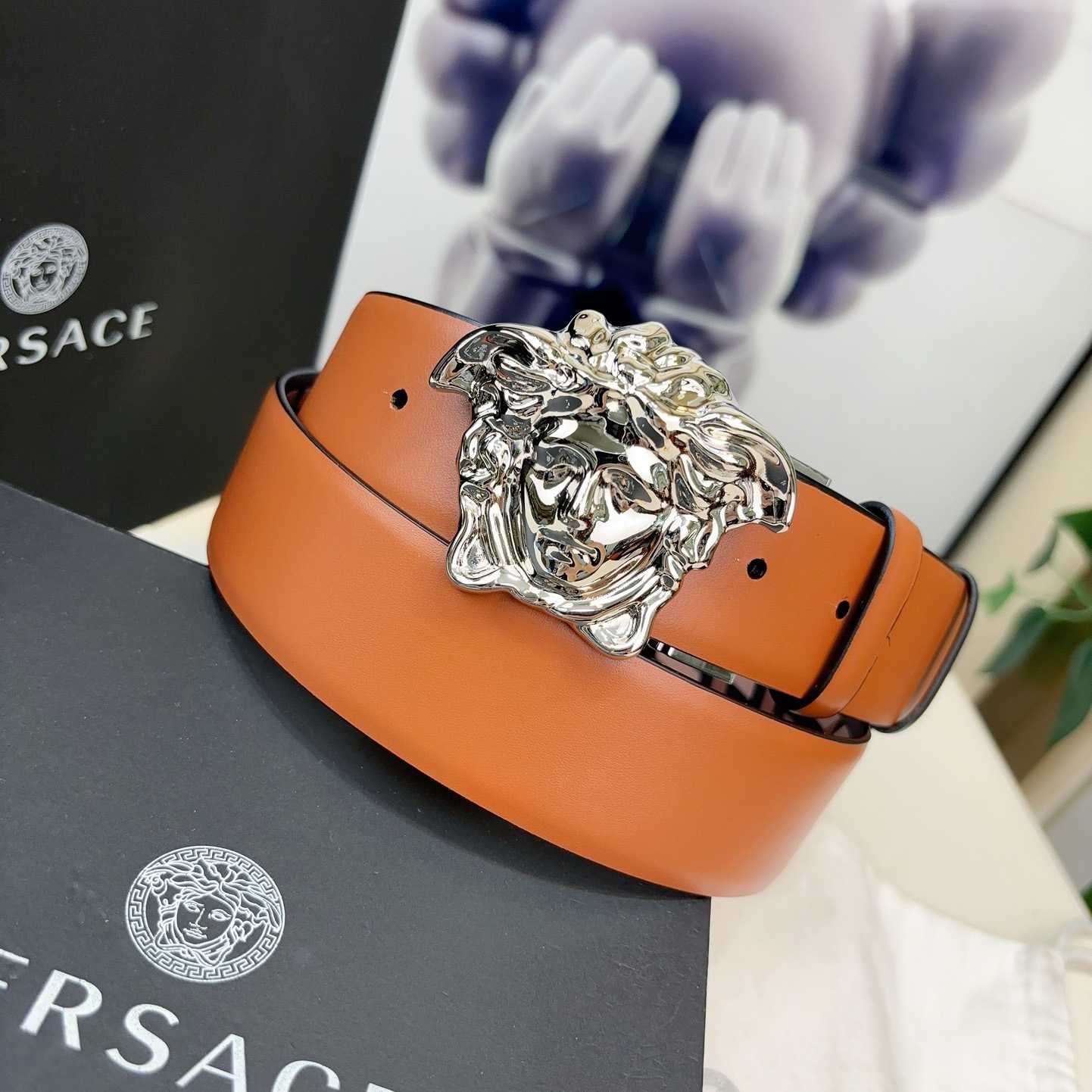 Versace Reversible Leather Belt    40mm - DesignerGu