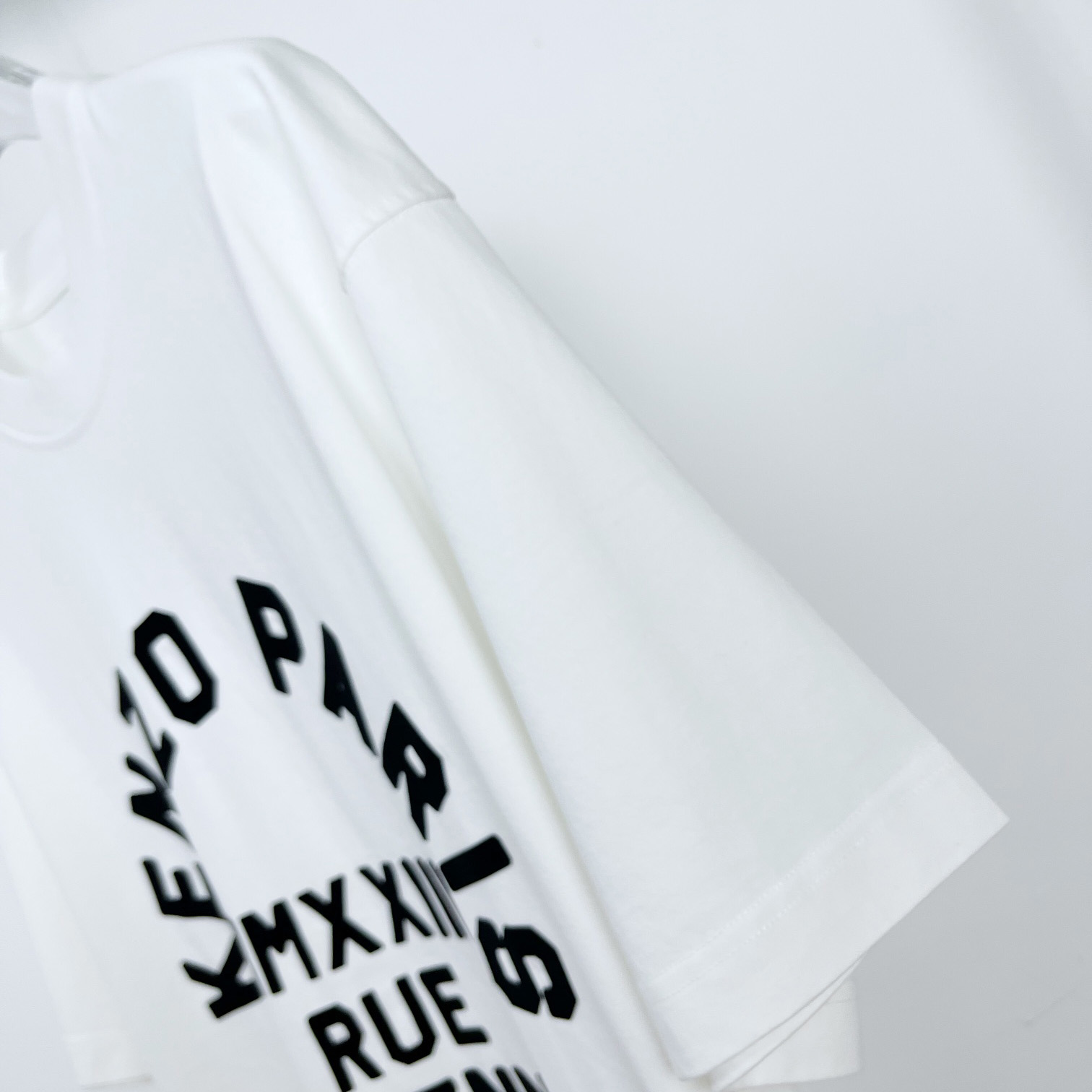 Kenzo Rue Vivienne Crewneck T-Shirt - DesignerGu