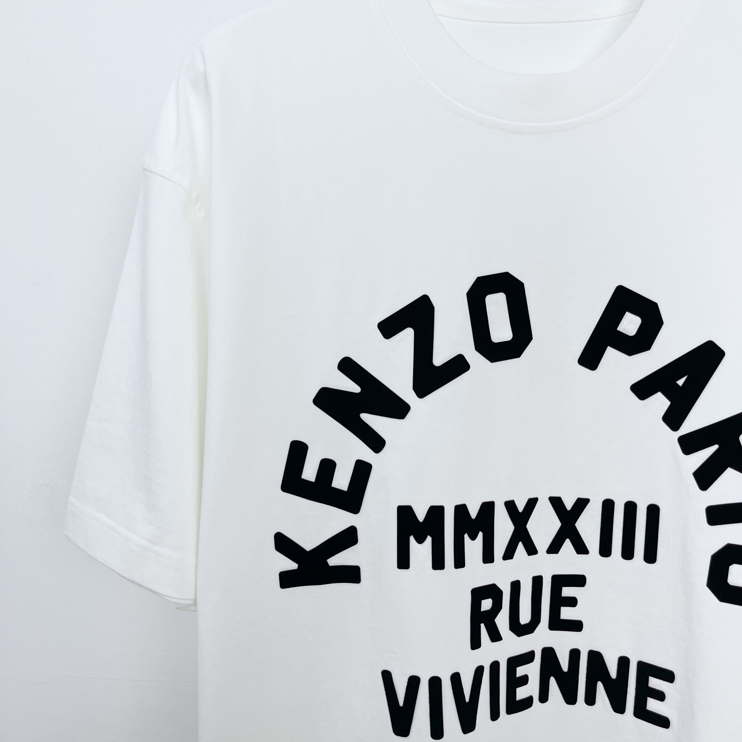 Kenzo Rue Vivienne Crewneck T-Shirt - DesignerGu