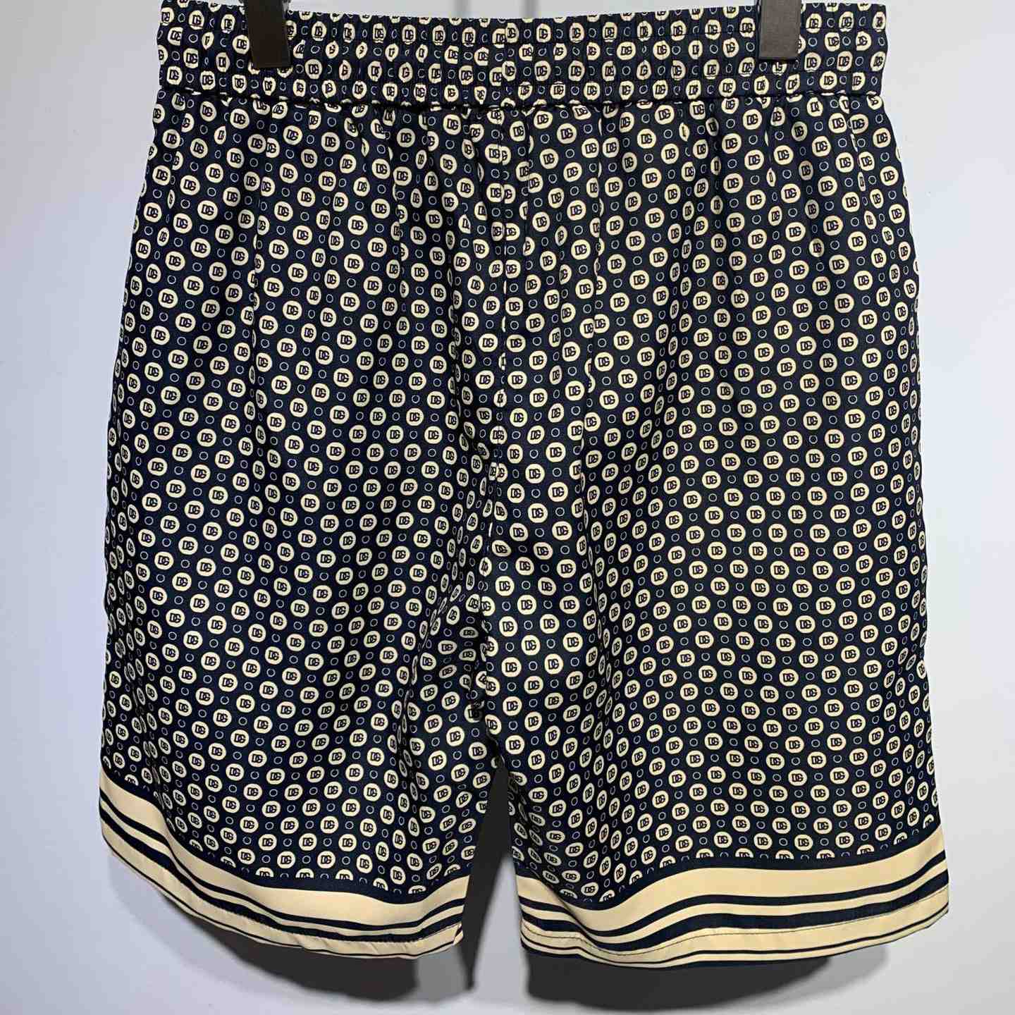 Dolce & Gabbana Silk Twill Jogging Shorts With DG Logo Print - DesignerGu