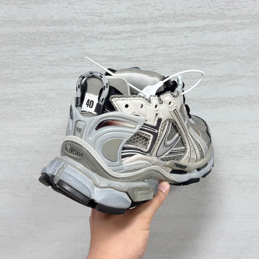 Balenciaga Runner Sneaker  - DesignerGu