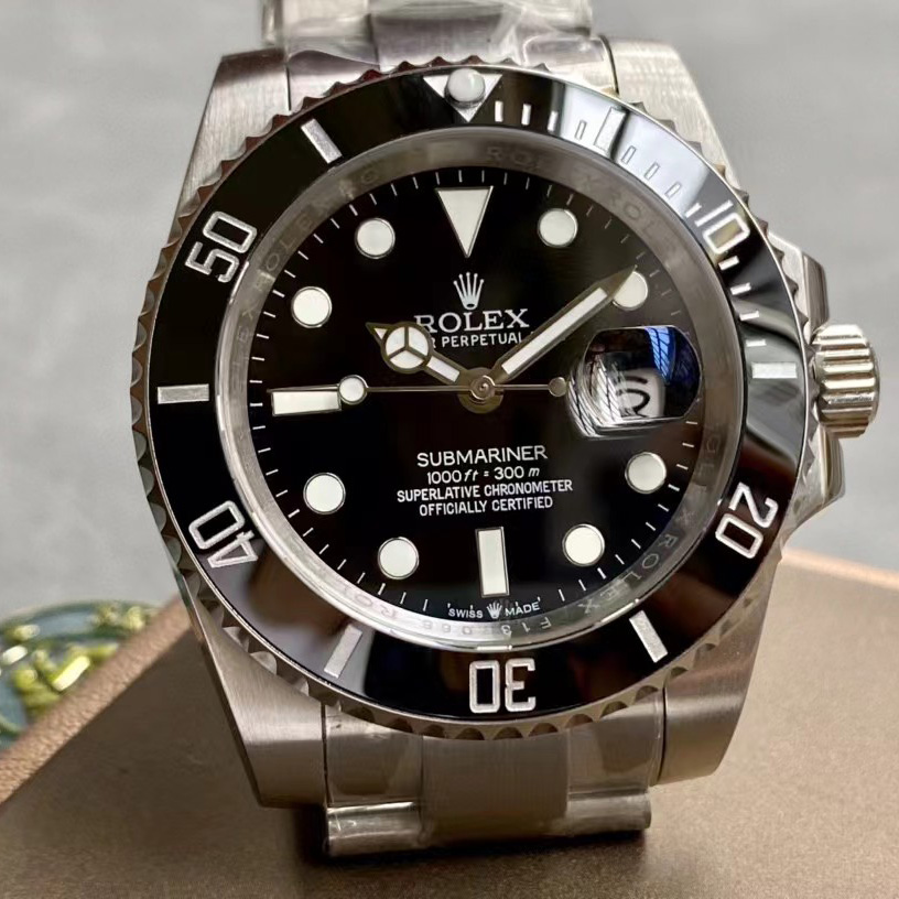 Rolex Submariner Watch     41mm - DesignerGu