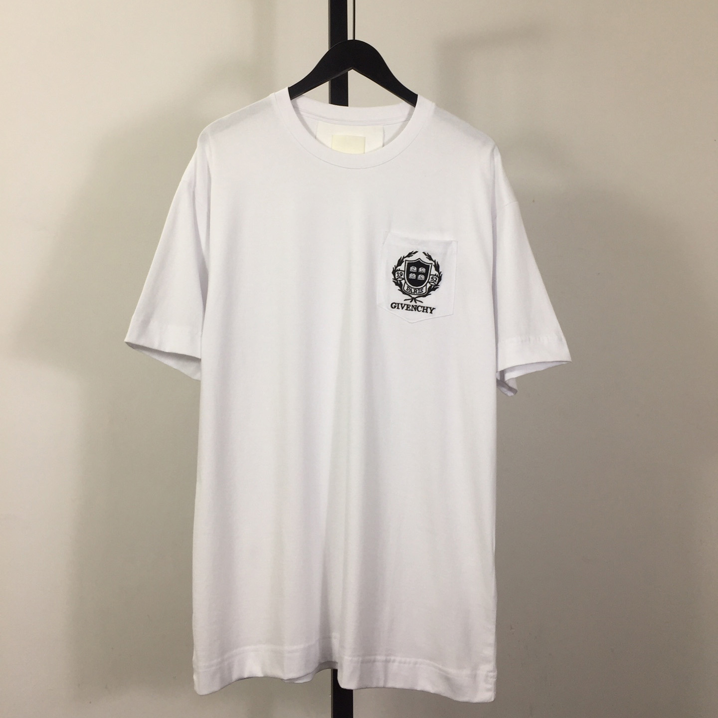 Givenchy Crest T-shirt In Cotton - DesignerGu