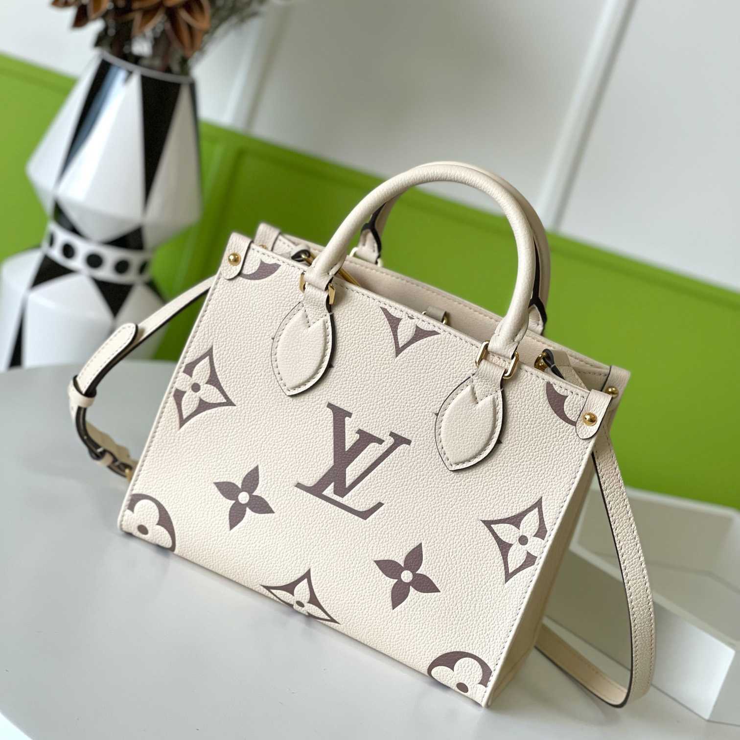 Louis Vuitton OnTheGo   M45654   25-19-11.5cm - DesignerGu