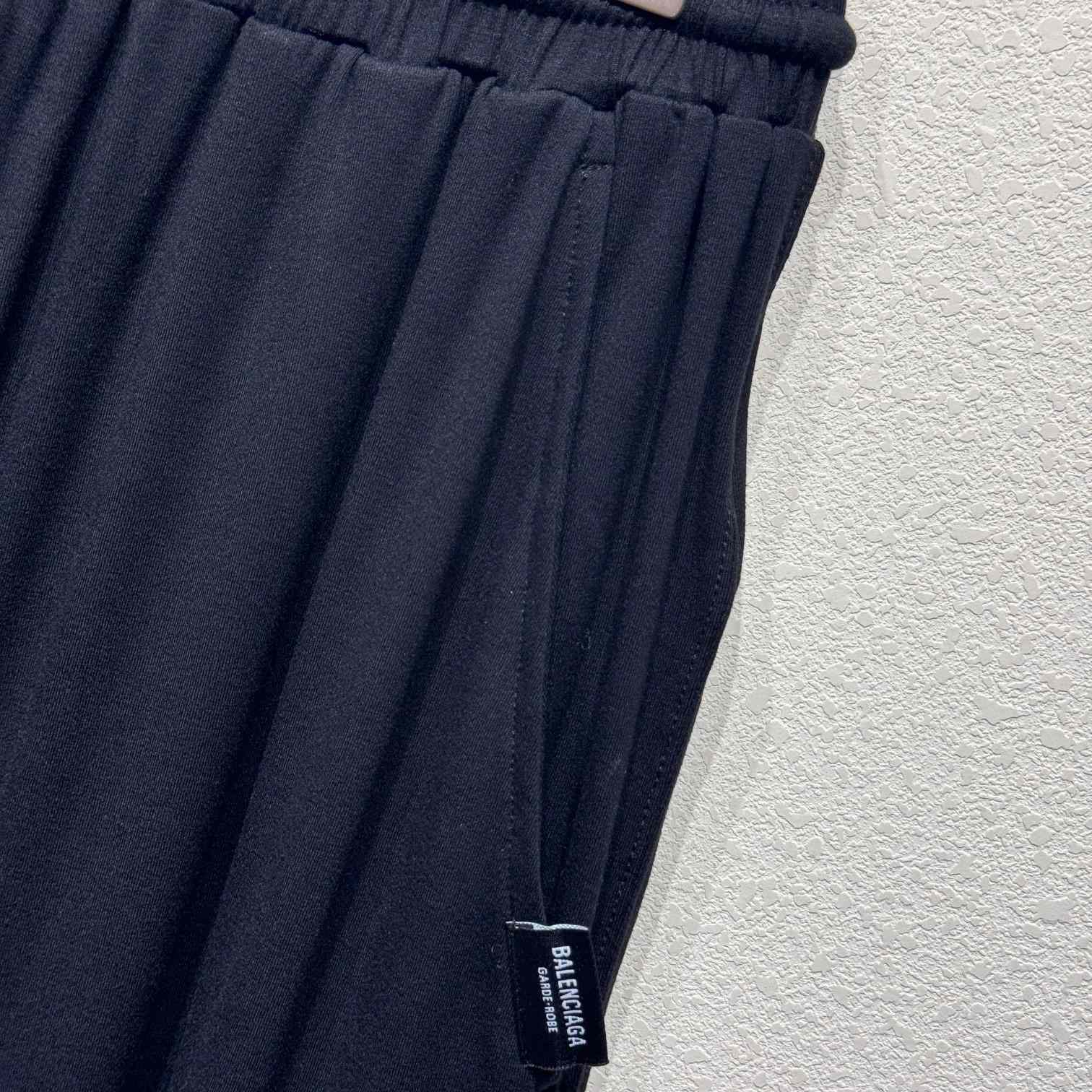 Balenciaga Pants In Black - DesignerGu
