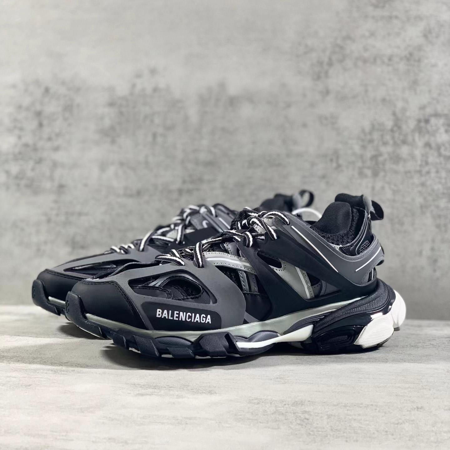 Balenciaga Track Sneaker    - DesignerGu