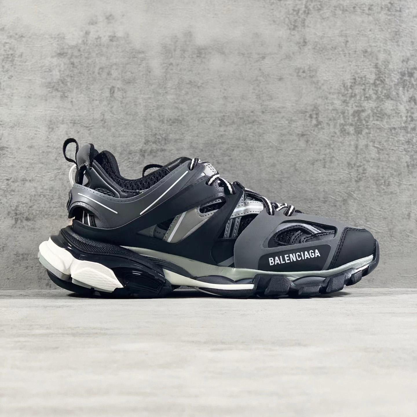 Balenciaga Track Sneaker    - DesignerGu