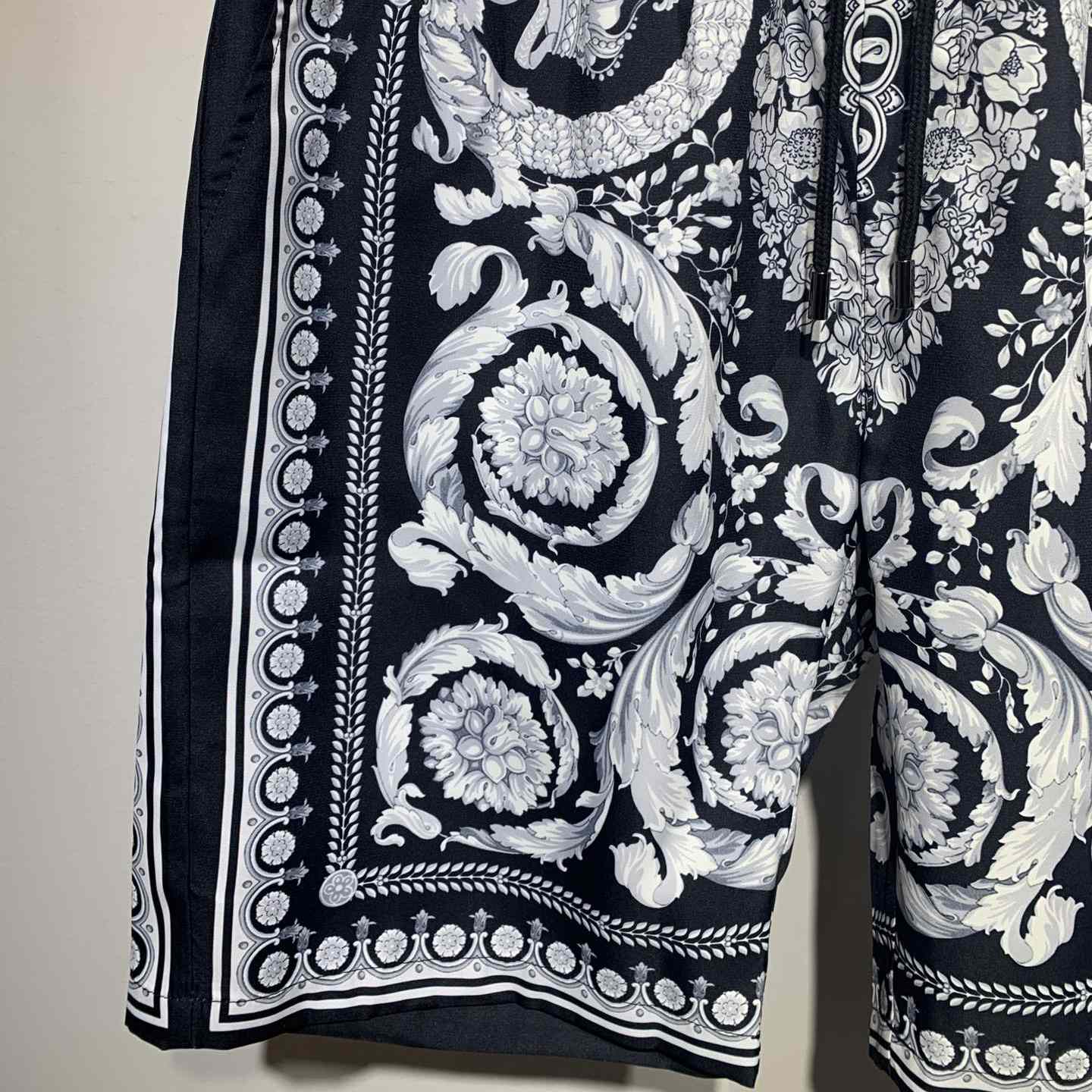 Versace Barocco Print Silk Shorts - DesignerGu