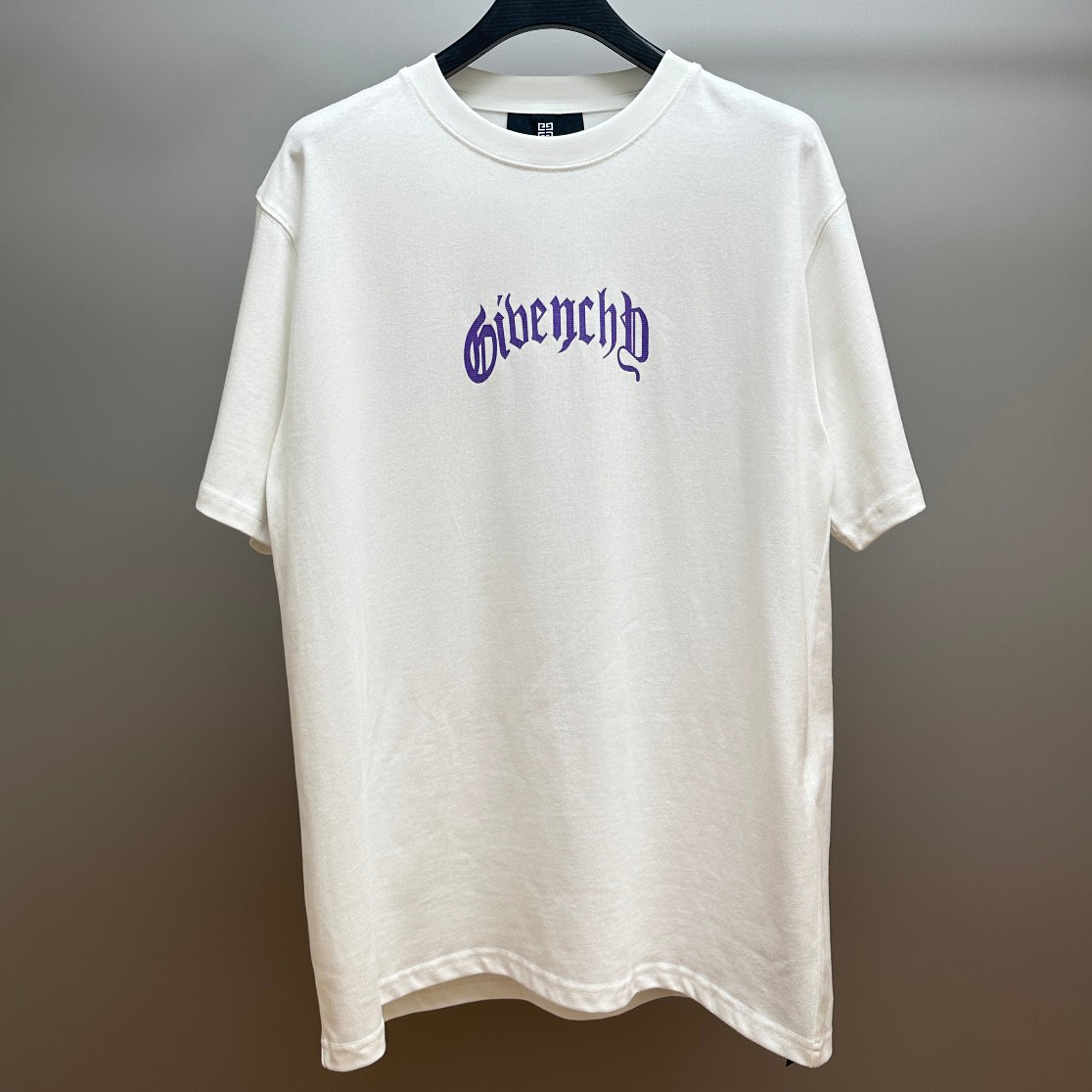 Givenchy Boxy Fit T-shirt In Cotton With Reflective Artwork - DesignerGu