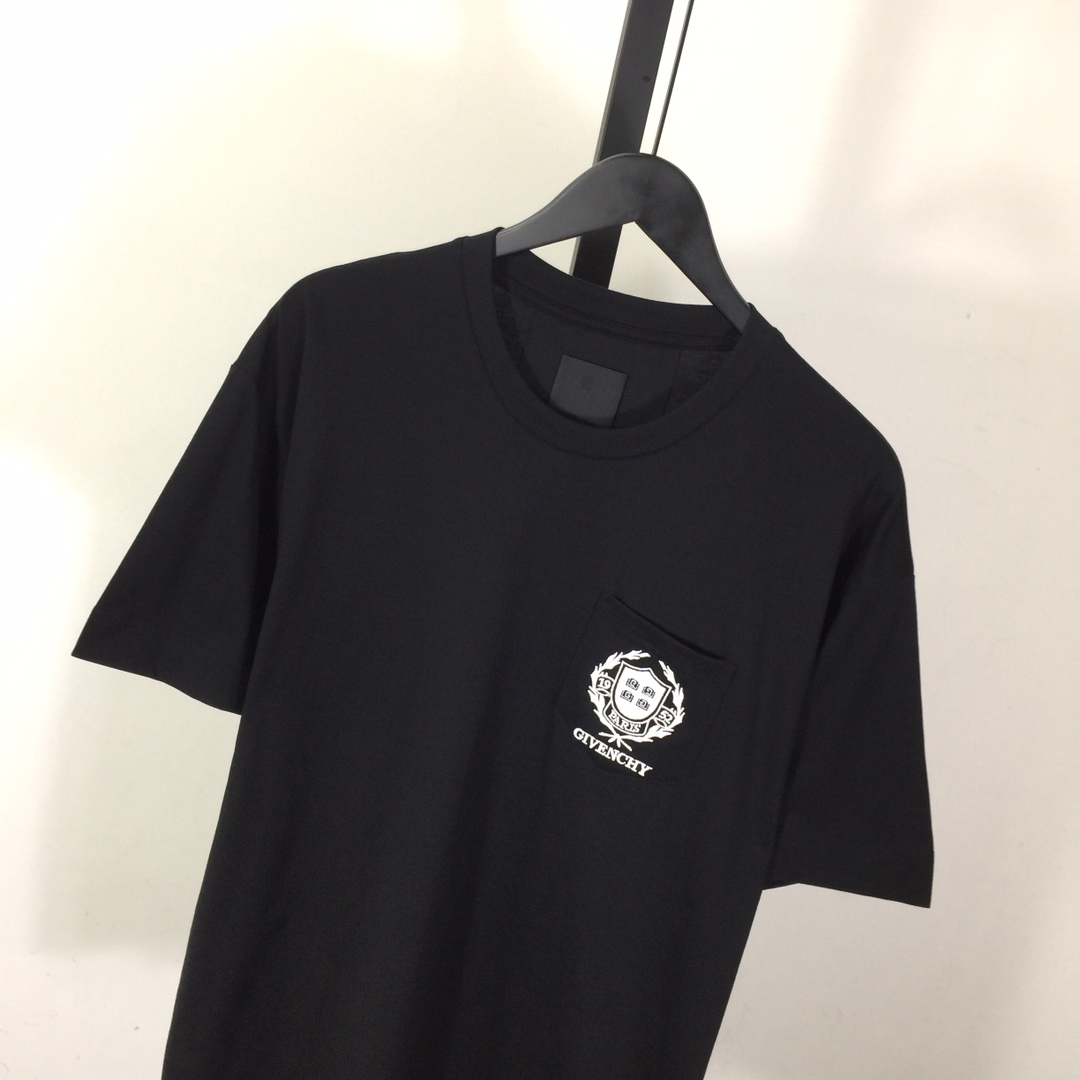 Givenchy Crest T-shirt In Cotton - DesignerGu