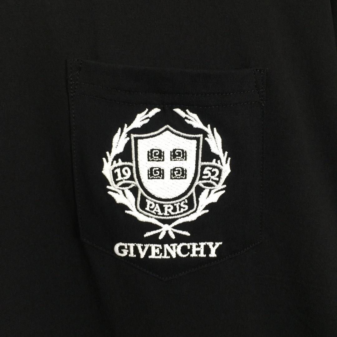 Givenchy Crest T-shirt In Cotton - DesignerGu