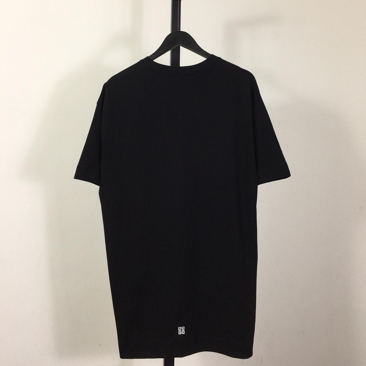 Givenchy Crest T-shirt In Cotton - DesignerGu