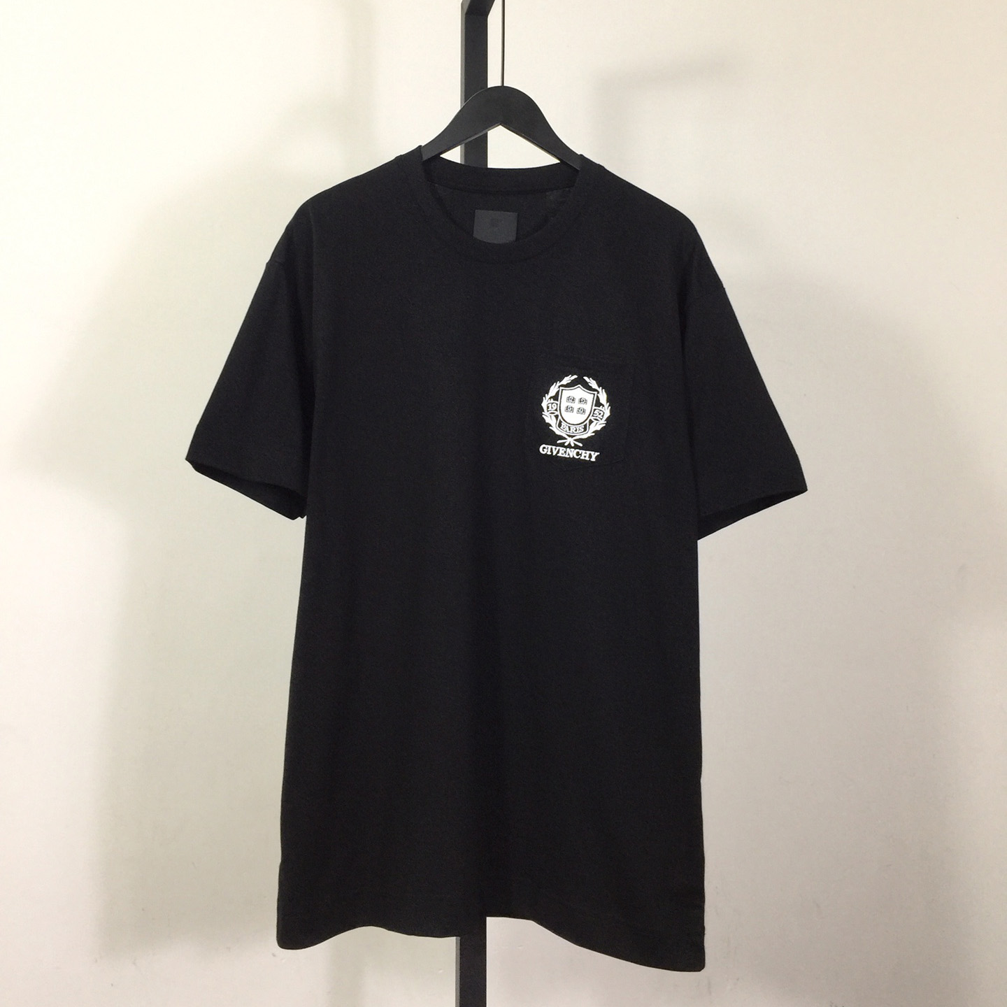 Givenchy Crest T-shirt In Cotton - DesignerGu