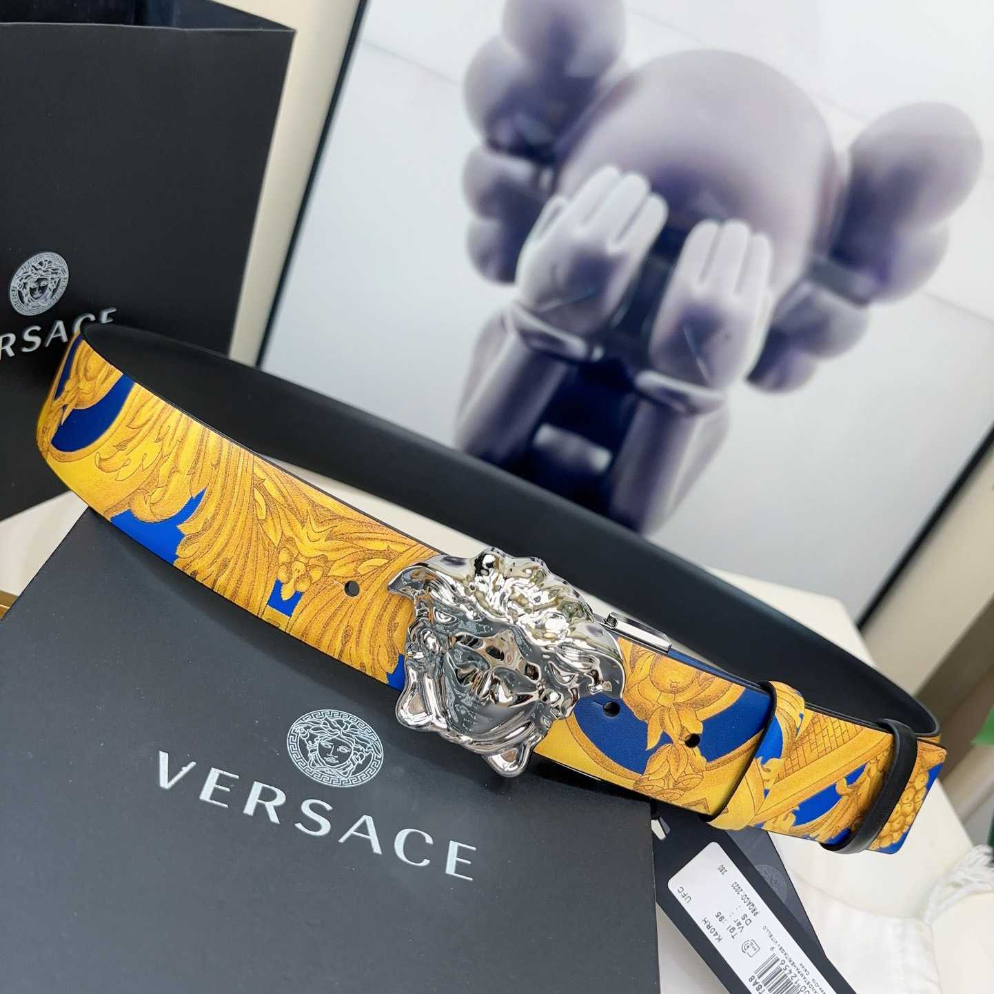 Versace Barocco Reversible Leather Belt    40mm - DesignerGu
