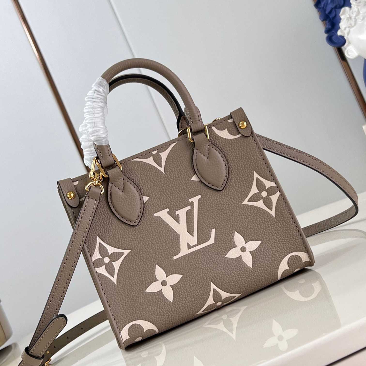 Louis Vuitton OnTheGo BB   M47054 - DesignerGu