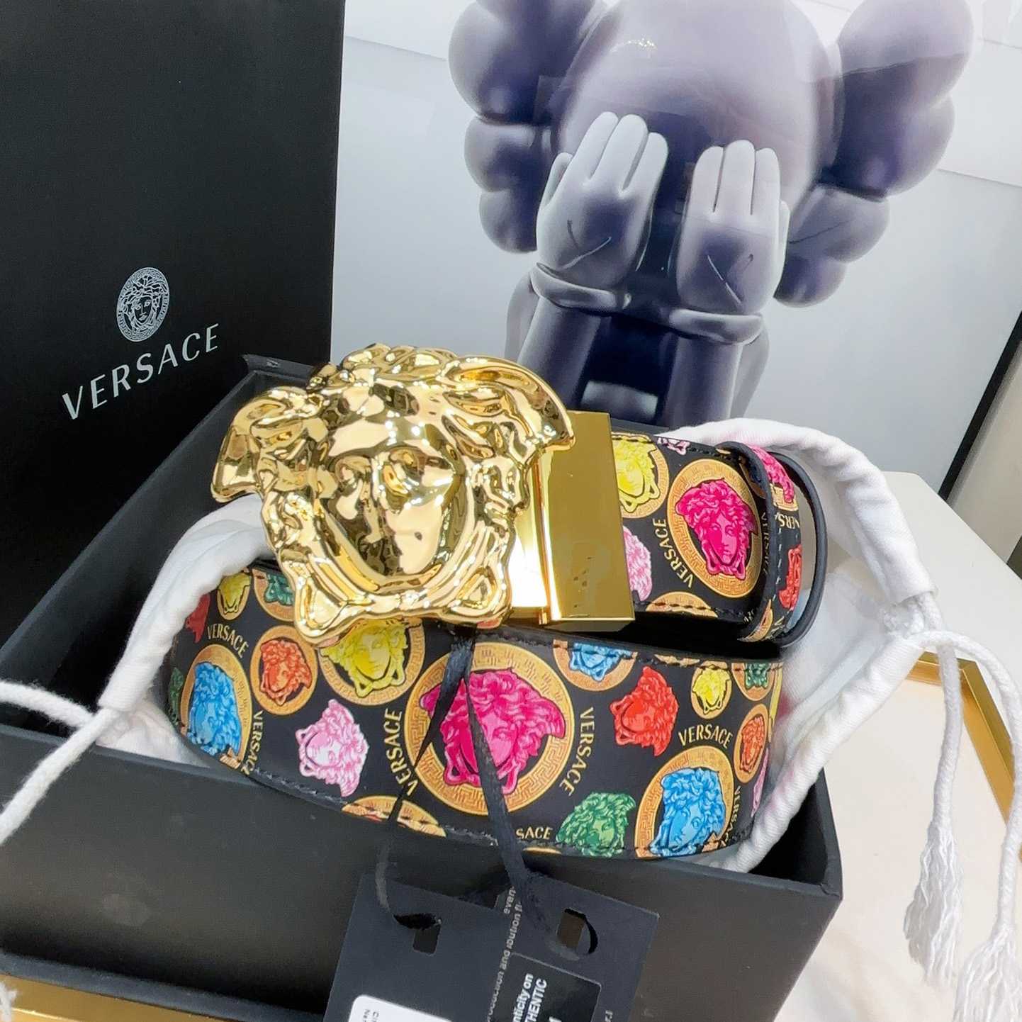 Versace Medusa Medallion Print Reversible Leather Belt   40mm - DesignerGu