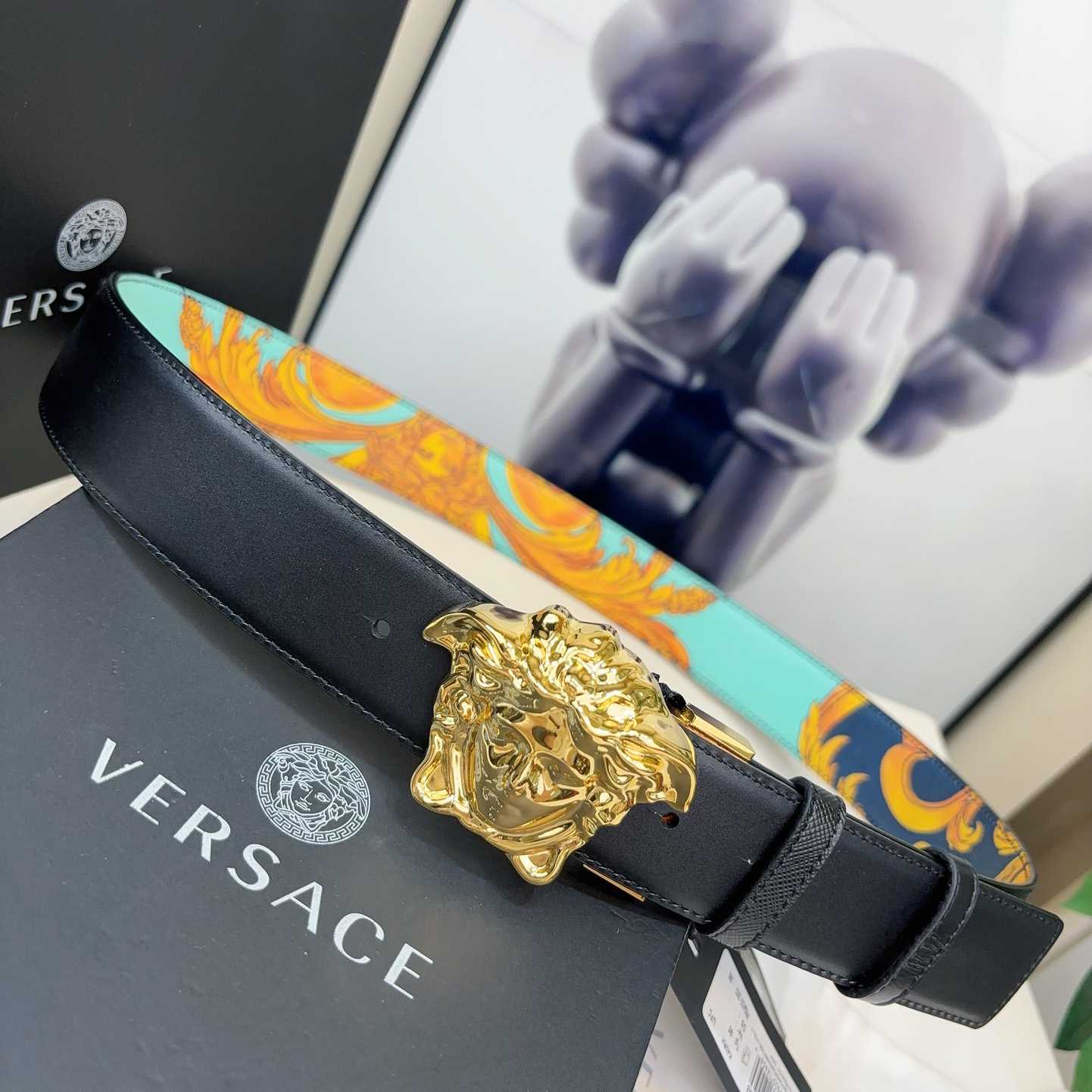 Versace Barocco Reversible Leather Belt    40mm - DesignerGu