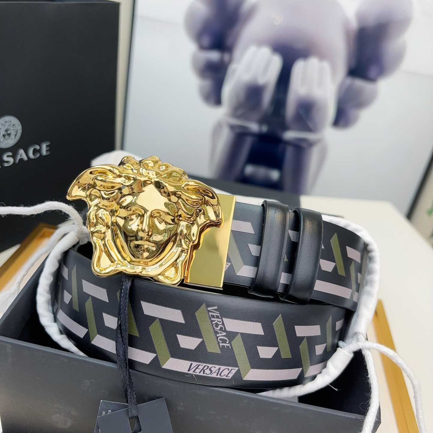 Versace Reversible Leather Belt    40mm - DesignerGu