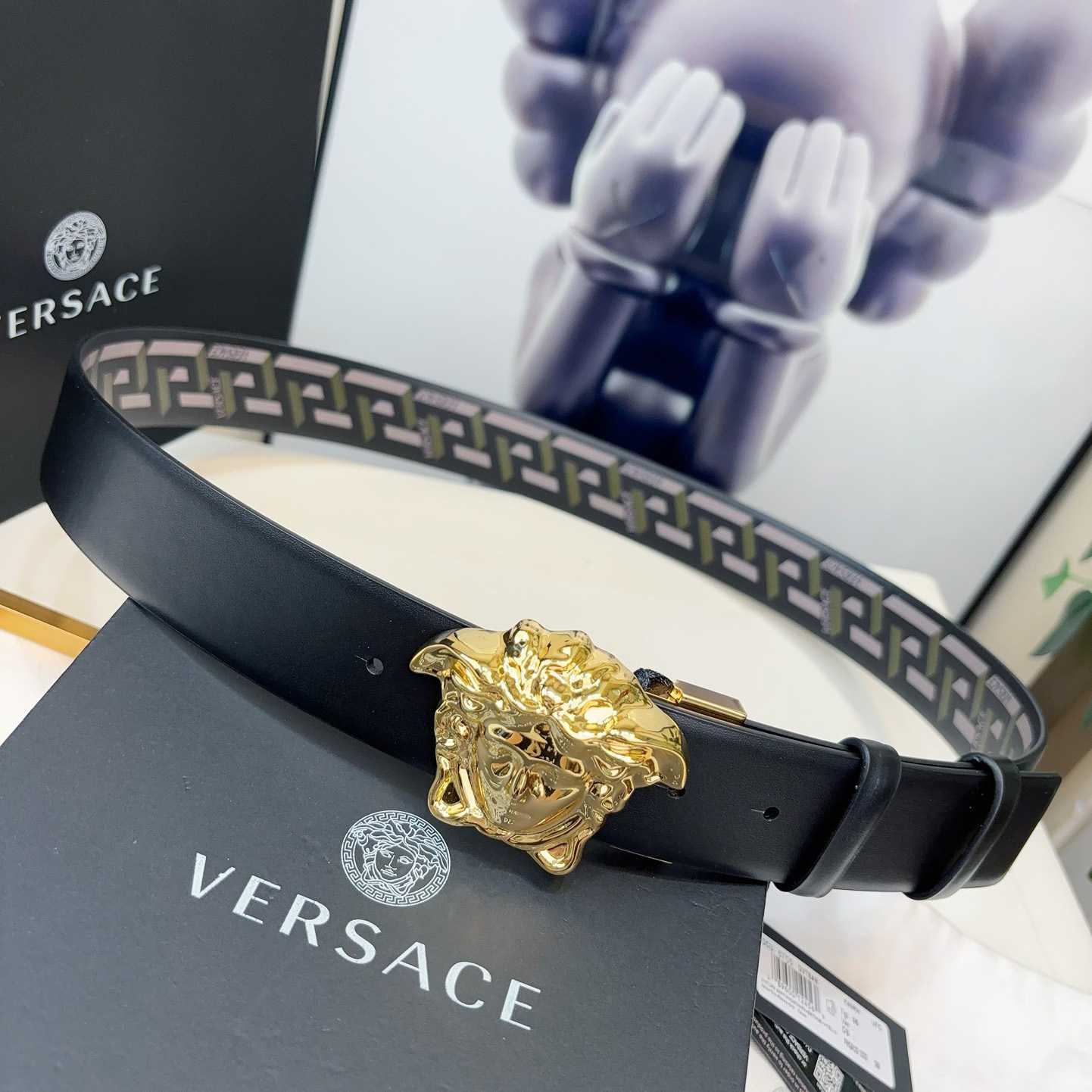 Versace Reversible Leather Belt    40mm - DesignerGu