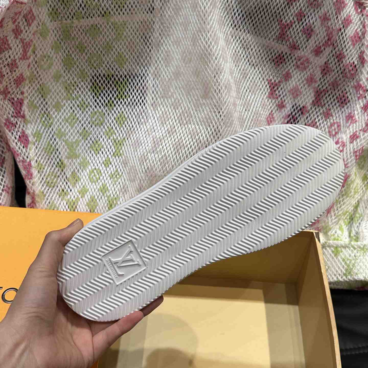 Louis Vuitton Beverly Hills Sneaker   - DesignerGu