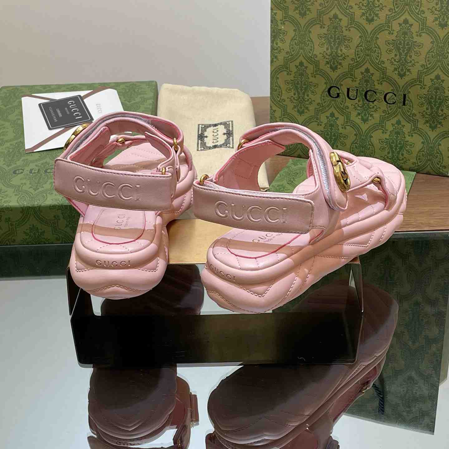 Gucci Women's Double G Sandal - DesignerGu