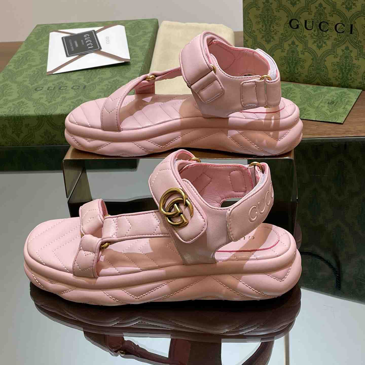 Gucci Women's Double G Sandal - DesignerGu