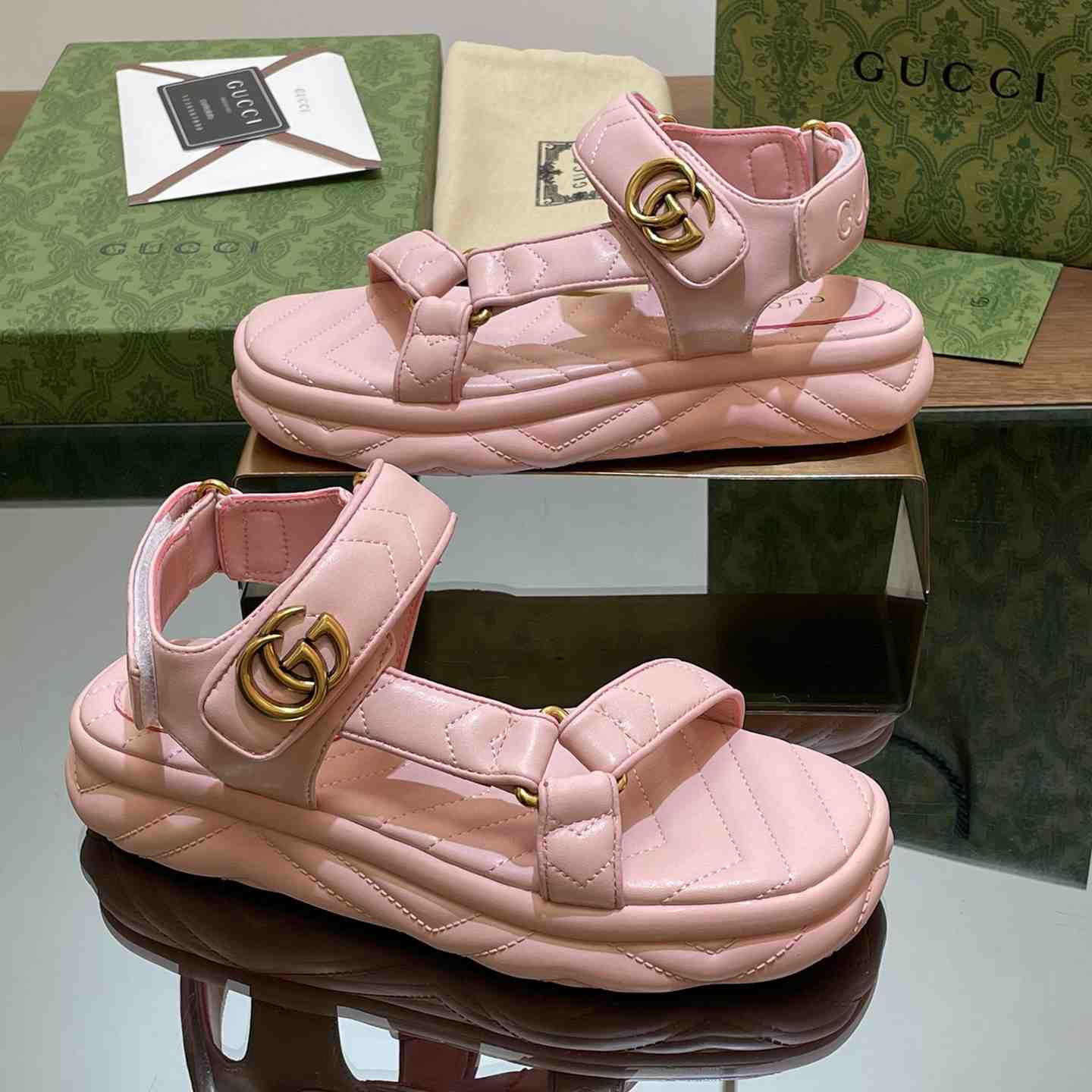 Gucci Women's Double G Sandal - DesignerGu