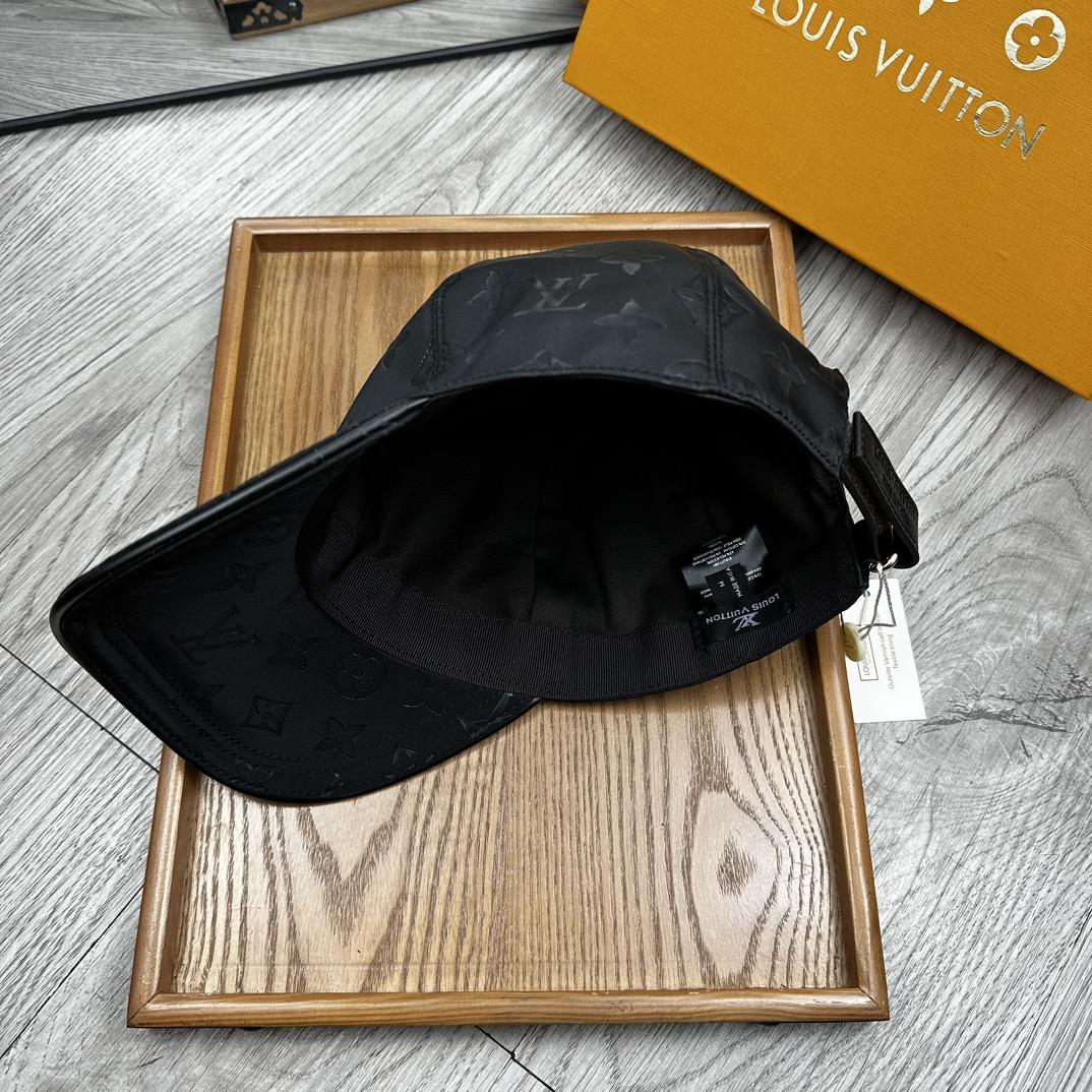 Louis Vuitton Monoragm Cap - DesignerGu