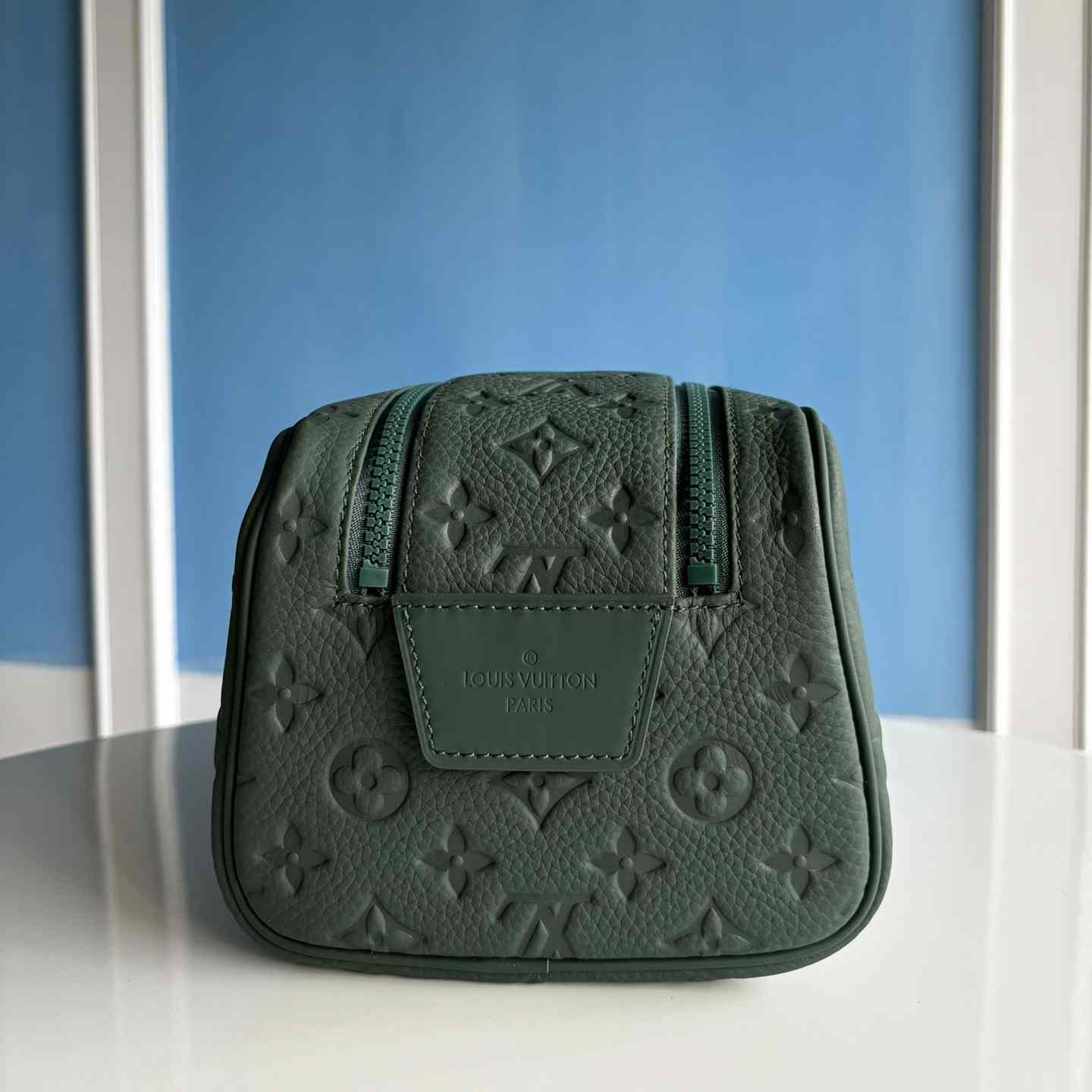 Louis Vuitton Dopp Kit    M24442 - DesignerGu