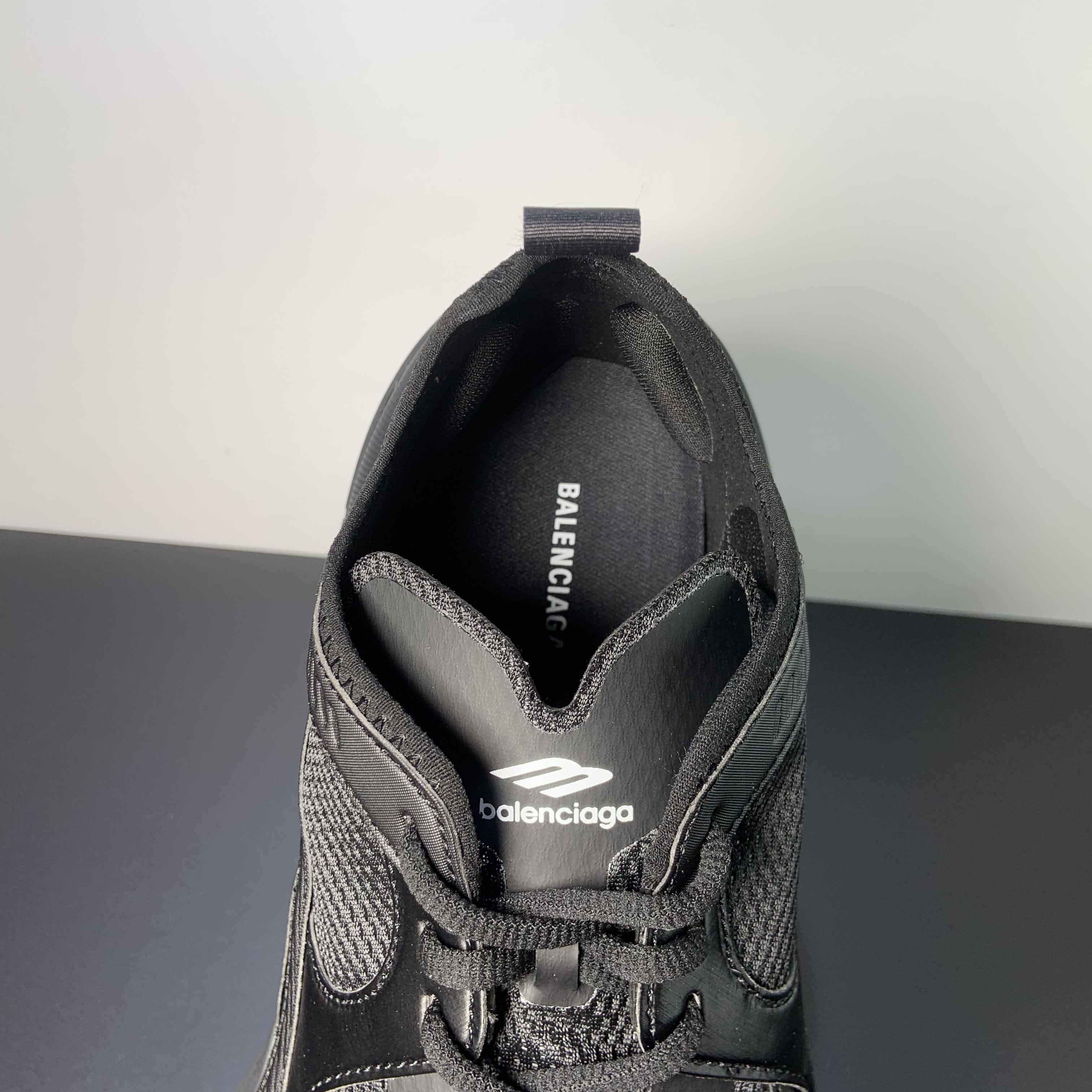 Balenciaga Circuit Sneaker In Black  - DesignerGu