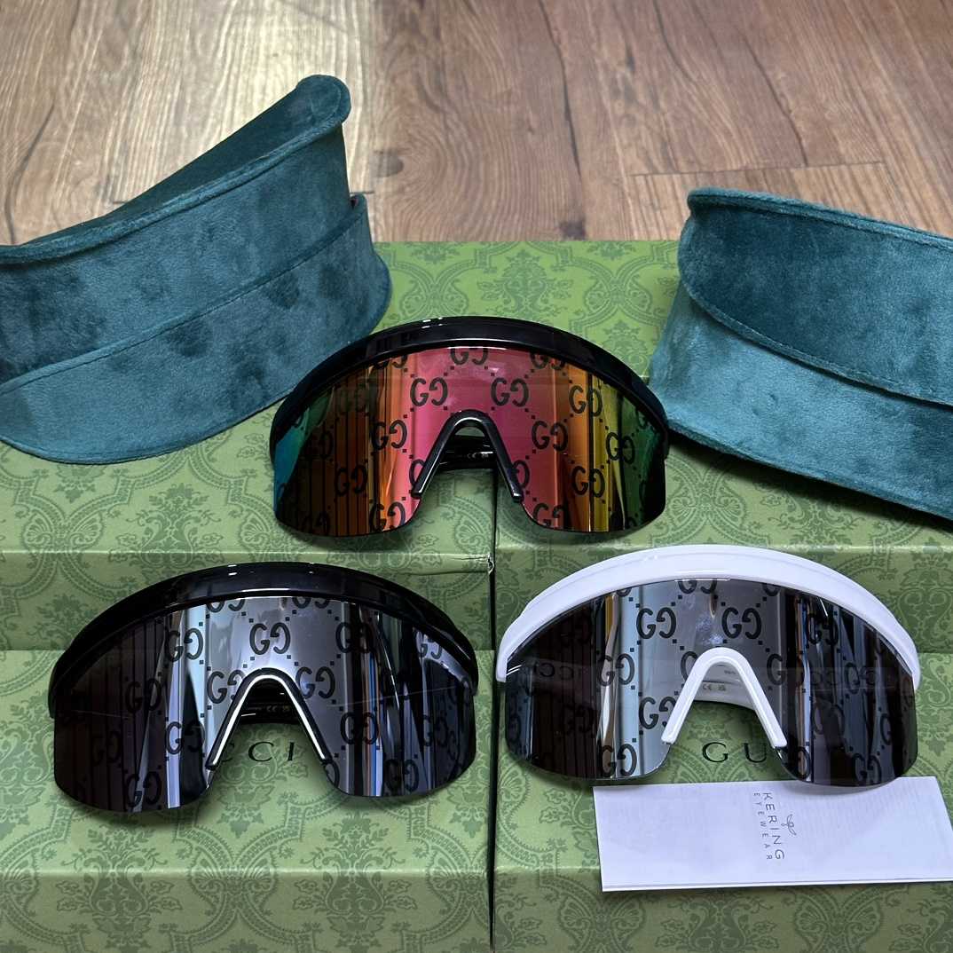 Gucci Mask-Shaped Sunglasses      - DesignerGu